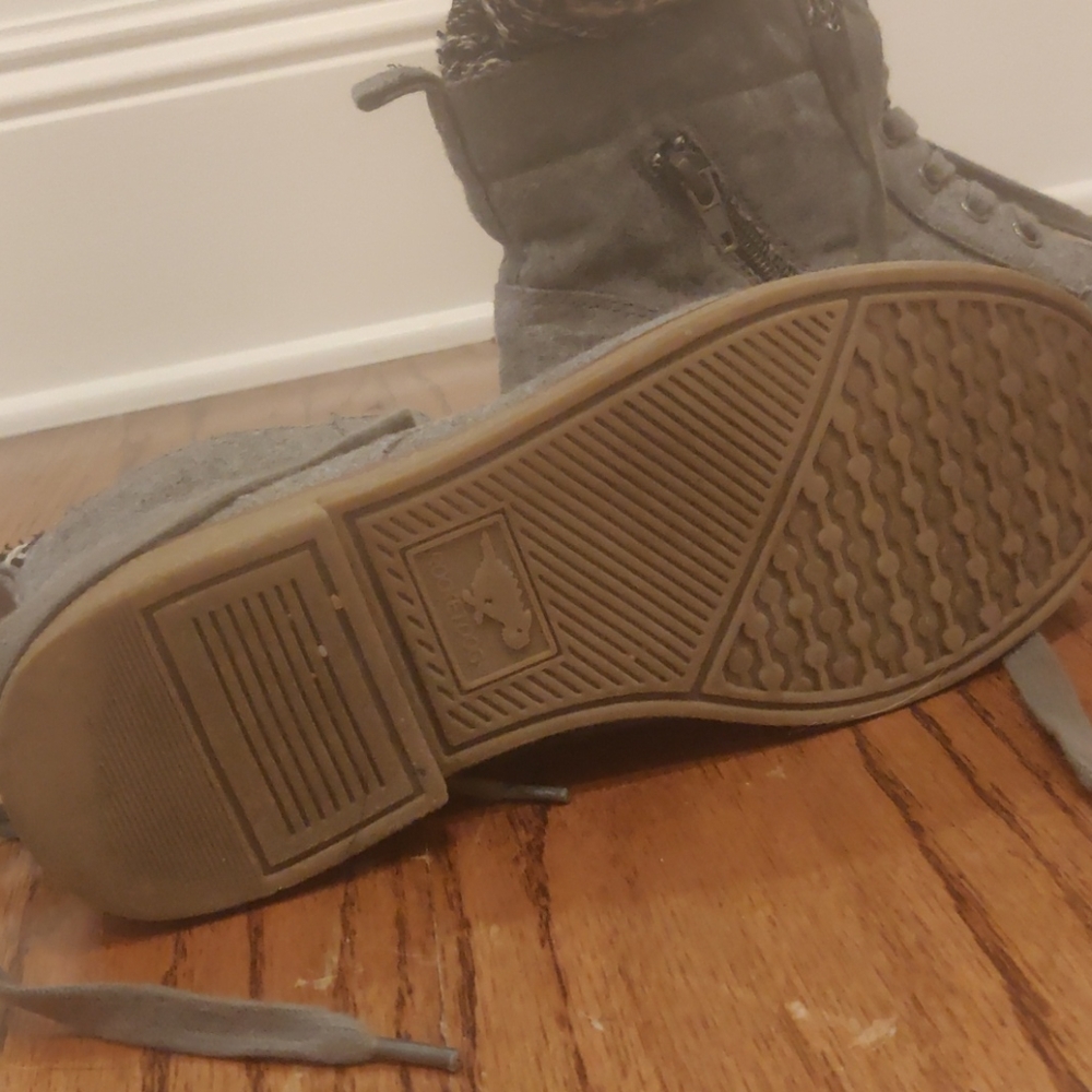Booties - Picture 4 of 4